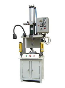 臺式壓力機(jī) 氣液沖壓設(shè)備,手提型 電子連接器專用壓力機(jī)圖片,臺式壓力機(jī) 氣液沖壓設(shè)備,手提型 電子連接器專用壓力機(jī)高清圖片 東莞市東城新蘋自動化設(shè)備廠,